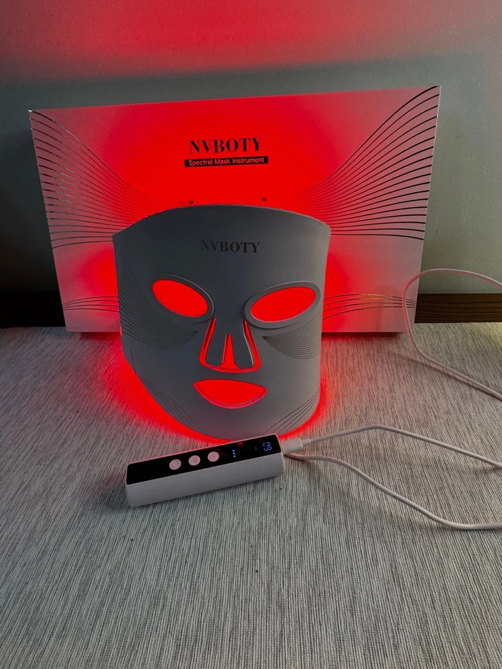 Red LED Facial Mask – Hands-Free Spectral Therapy